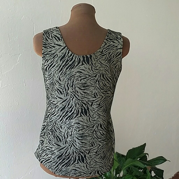 Chico's  travelers  top Sz S. In Chico's is 0. - Picture 2 of 3